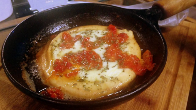 Provoleta a la plancha, para começar a noite. 