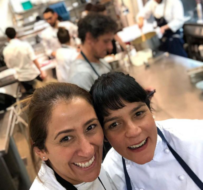 As chefs Claudia Krauspenhar e Manu Buffara juntas, em sua primeira viagem em 2019.