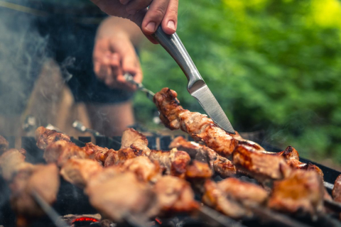 Chefs dão dicas para fazer bonito na churrasqueira em casa