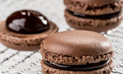 Receita de Macarons Evocao, feito com chocolate 100% cacau