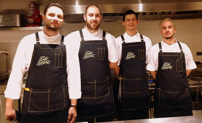 Os chefs Krystian Borges e Giovani Vivan e os auxiliares Kauann Lunardi e Gabriel Fradique, a brigada da cozinha da Punk Cuisine.