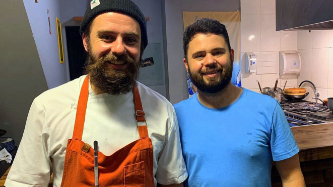 André e Fernando Pionteke - irmãos trabalhando juntos no dia a dia da Kitsune. 