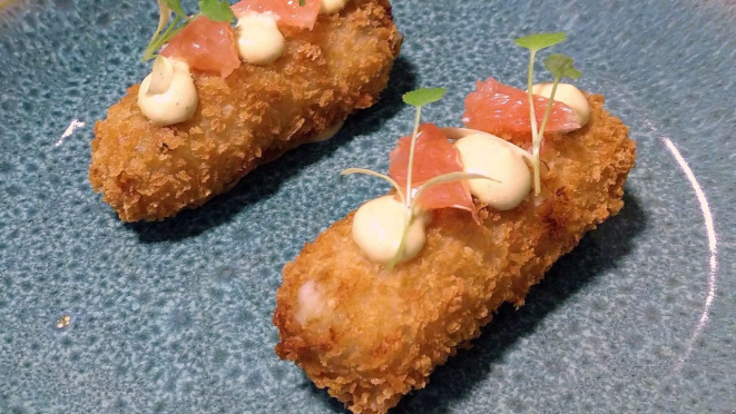 Korokke, um croquete vegano de pupunha. 