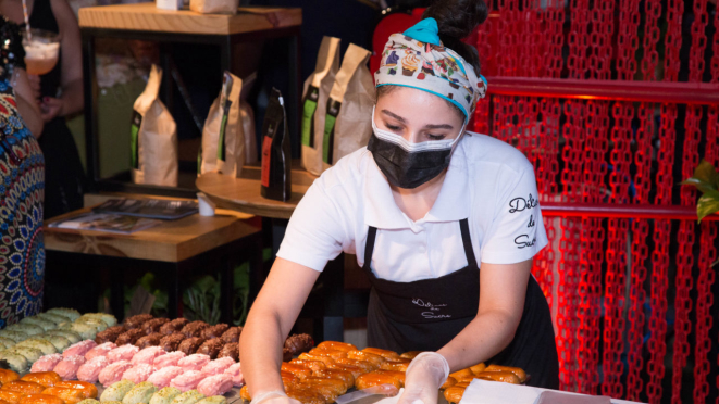 No espaço Redescobre, mais sabor com as eclairs da Délices de Sucre, com diversas opções como pistache e chocolate.