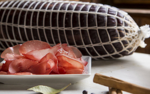 Bresaola, o famoso presunto italiano de carne bovina