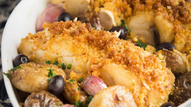 O Bacalhau à Lagareiro é considerado um dos pratos mais nobres feitos com o peixe.