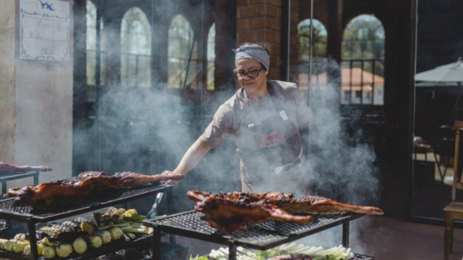 Chef Eva dos Santos está nos detalhes finais para a inauguração da Porco Prime, em fevereiro. 