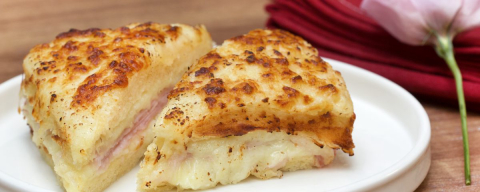 Croque Monsieur: aprenda a preparar uma versão com muçarela de búfala