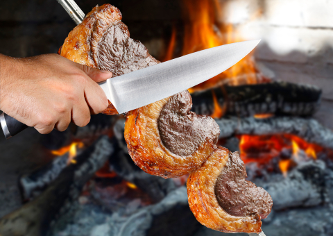 5 churrascarias na Avenida das Torres para você matar a vontade de comer carne