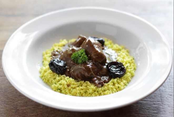 Tajine d'agneau, prato de origem africana, na proposta de cardápio harmonizado do L'Épicerie. 