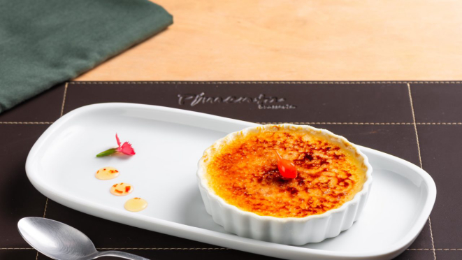  Crème brûlée, do Pimenta Brasserie.