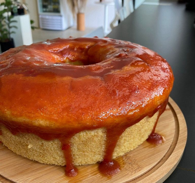 Além de saboroso, o bolo de fubá ajuda na boa apresentação do café da manhã. 