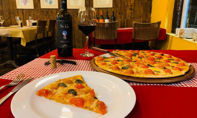 A ideia da pizzaria é mostrar que os vinhos harmonizam com todo tipo de pizza.