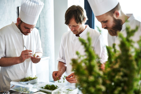 Melhor restaurante do mundo fica em Copenhague; brasileiros também estão entre os premiados