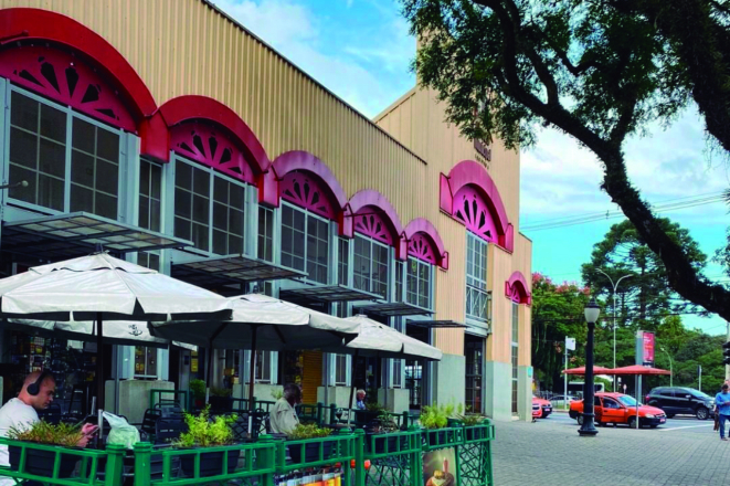 Mercado Municipal de Curitiba tem diversas opções gastronômicas.