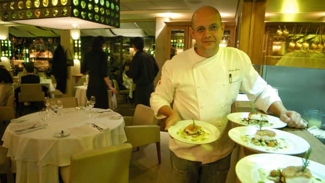 Chef Rodrigo Martins, responsável pelo conceito do cardápio da casa.