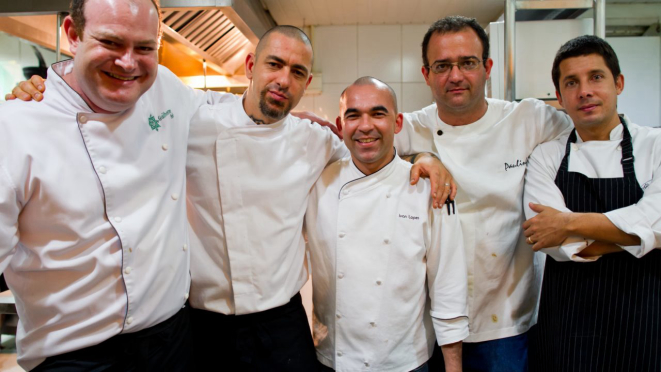 Quatro chefs convidados por Ivan Lopes para composição de menu de caças. Entre eles, o hoje famoso Henrique Fogaça, jurado do Master Chef Brasil. 