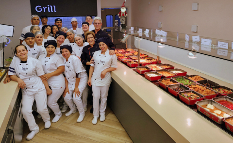 Imagine um restaurante top dentro do supermercado. Sim, tem. E mais barato