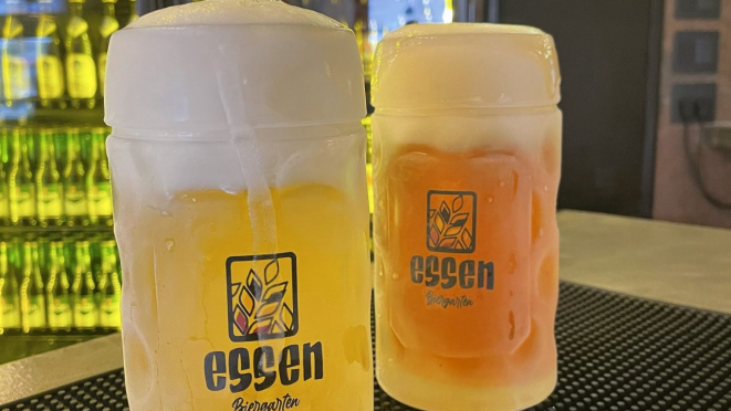 Chope no Essen Biergarten: canecas de 500 ml ou 1 litro. 