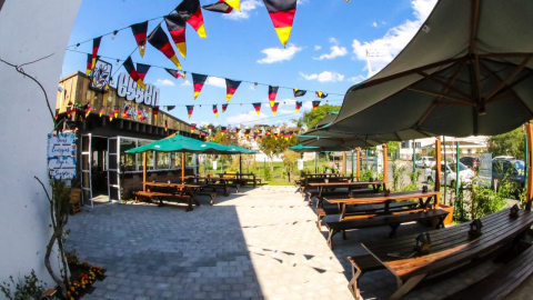 Essen Biergarten é nova opção de comida alemã em Curitiba