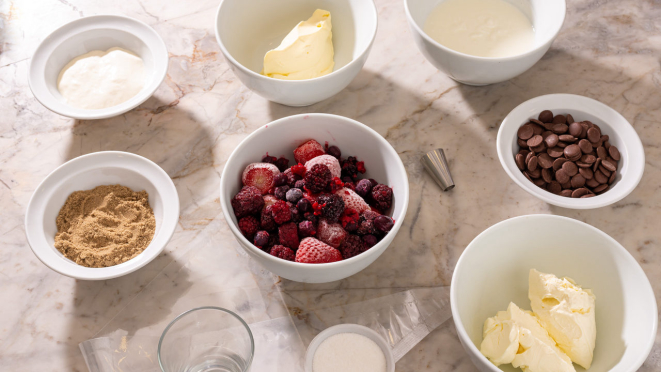 Servida em camadas proporcionais, verrine de frutas vermelhas é leve, saborosa e encanta pela estética. 