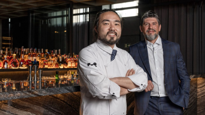 Felipe Miyake e Vinícius Chupil, parceiros há oito anos e juntos à frente do Duq Gastronomia. 