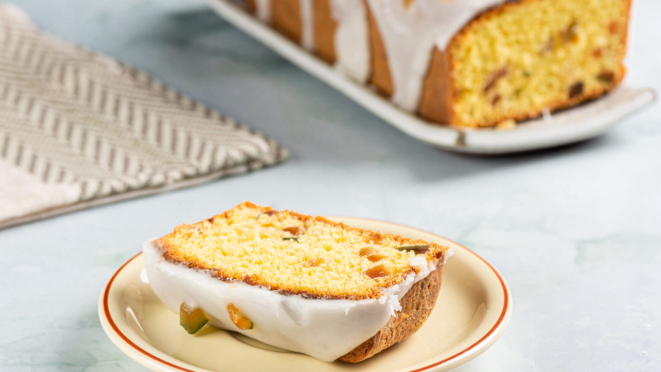 Delicado e saboroso, o Bolo de frutas cristalizadas agrada a todos. 