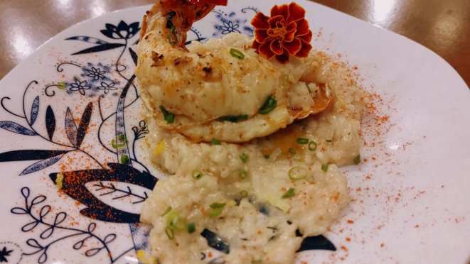 Lagosta com arroz bomba cremoso e limão siciliano (meia porção).