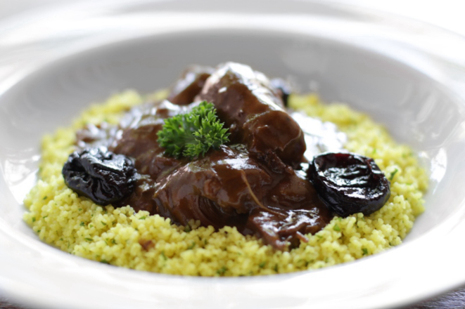 Tajine de cordeiro, um dos pratos mais aplaudidos do menu do L'Épicerie, está no cardápio especial do jantar harmonizado desta terça.
