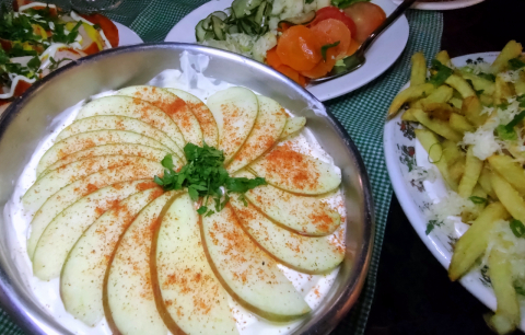 A gastronomia do Bar do Alemão vai muito além dos chopes, vinas e fritas