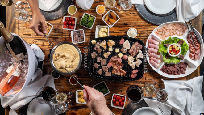 Fondue de carnes e queijo do Restaurante Indaiá.