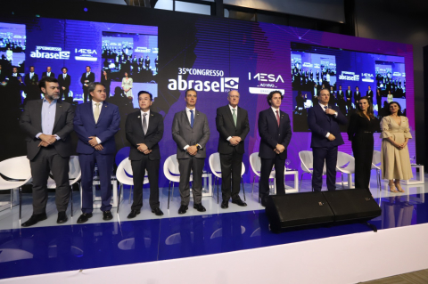 Debate sobre reforma tributária marca a abertura do Congresso Abrasel
