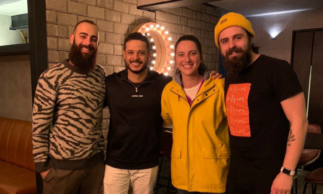 Gabriel Bueno, Lucs Amaral, Júlia Schwabe e André Pionteke - todos juntos em noite especial do Emy. nesta segunda. 