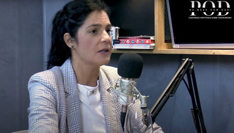 “Não se pode ter erros dentro do servir”; Manu Buffara é a entrevistada da semana do Na Mesa com Dani