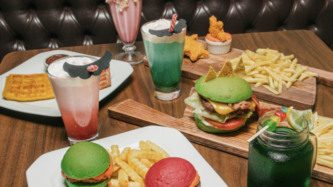 Itens do menu especial Super Mario Bros, do Chelsea Burguer.