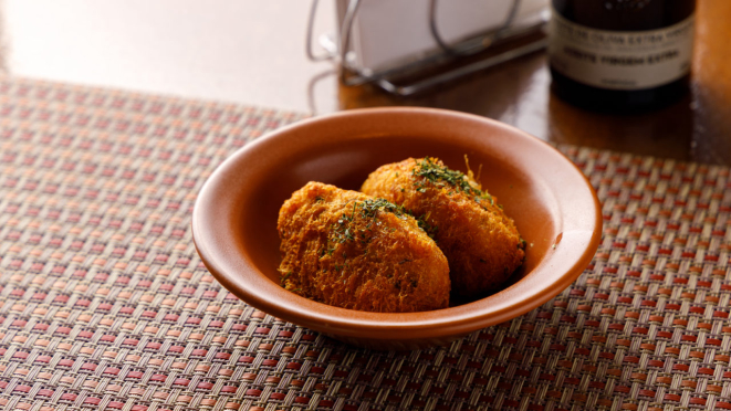 Bolinho de bacalhau gadus morhua da Osteria da Paz.