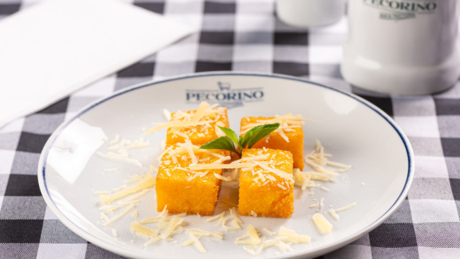 Dadinhos de polenta do Pecorino.