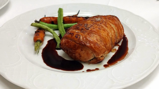 Porc Wellington, a variação do prato tradicional para o mignon suíno. 