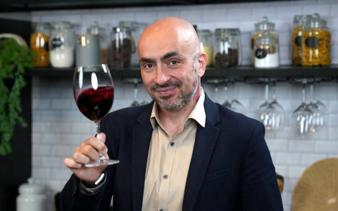 Hai Yo traz sommelier Diego Arrebola e harmoniza jantar com vinhos da Borgonha