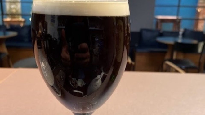 Irish Coffee traz a combinação de uísque e café.