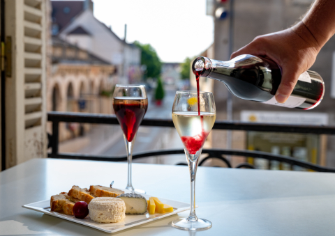 Para brindar a chegada do ano-novo: aprenda receitas que incorporam vinho à coquetelaria