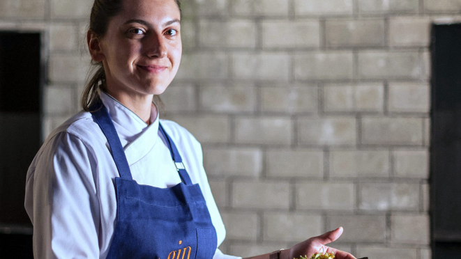 A chef Júlia Schwabe, do Ponto Gin, será a responsável pelos snacks de boas-vindas do jantar especial. 