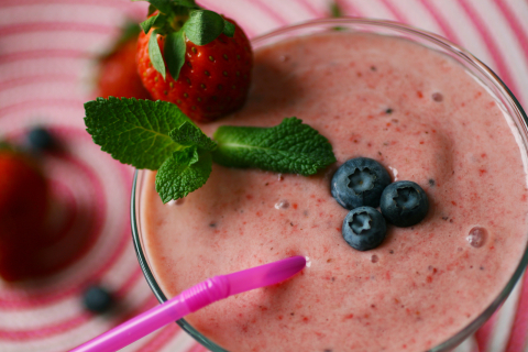 Aprenda a preparar smoothie para café da manhã e pré-treino