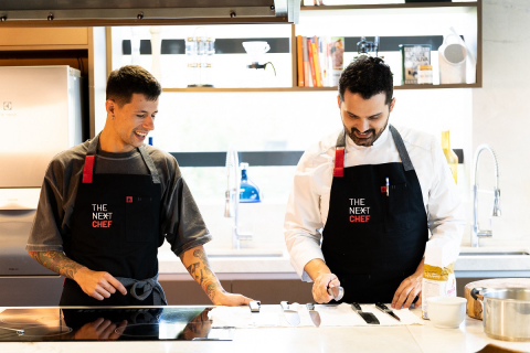 Dólmãs, aventais e mais: conheça a marca dos uniformes dos competidores do The Next Chef