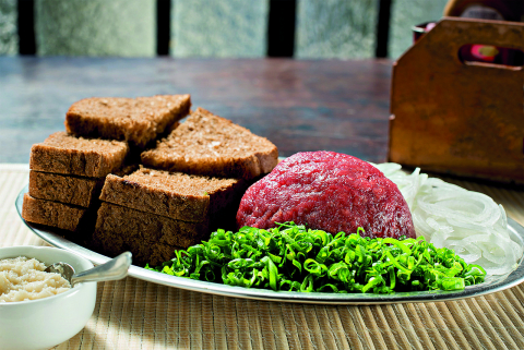 Conheça a receita de carne de onça do Barbaran