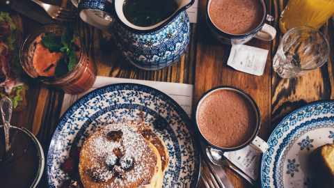 Aprenda a preparar um café da manhã completo para celebrar o Dia das Mães