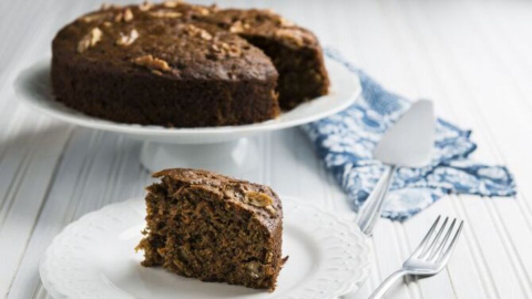 Conheça a receita do carrot cake, bolo de cenoura americano