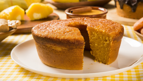 Aprenda a preparar um delicioso bolo de milho caipira