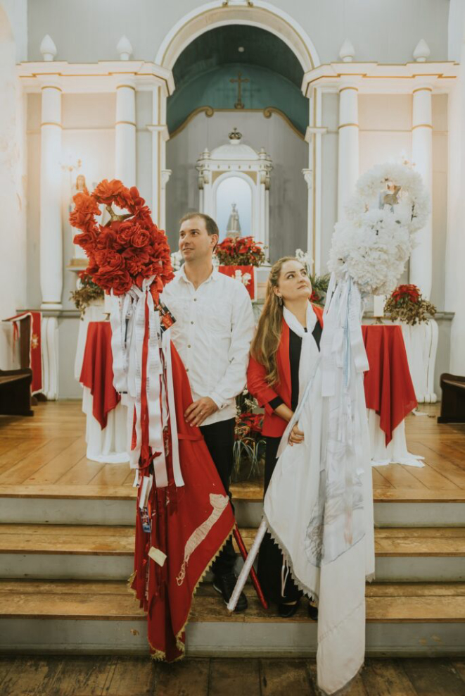 O casal Jucemar Henrique e Marcia: voluntários há 14 anos, organizam toda a 'linha de produção' da festa. Foto: divulgação.