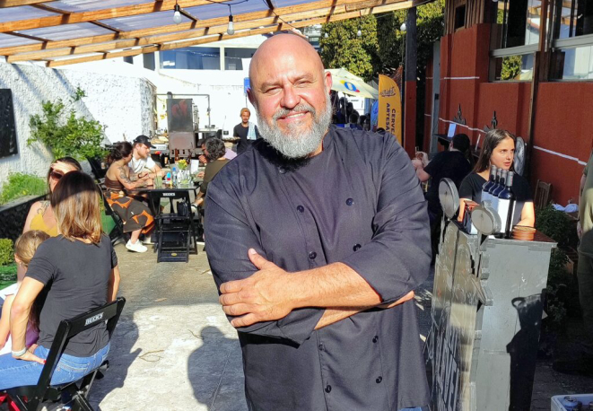 O chef Marcos Ravaglio costuma fazer eventos com temas especiais em seu espaço, no Batel. | Foto: Anacreon de Téos